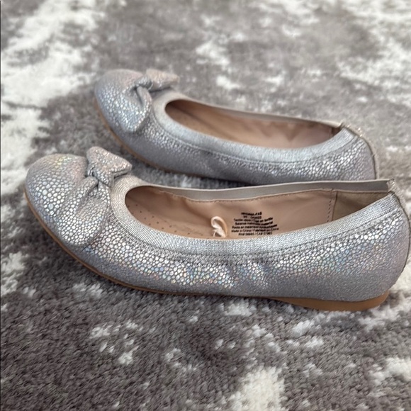 Nordstrom Rack Remma Bow Shimmer Ballet Flats Shoes - Picture 6 of 10